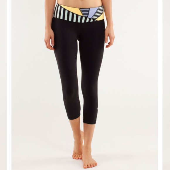 Lululemon Wunder Under Crop - Picture 1 of 5